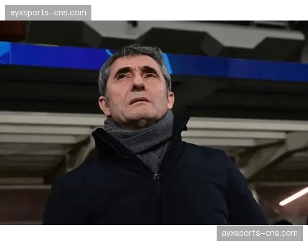 官宣：毕尔巴鄂竞技与主帅巴尔韦德续约三年，其战术哲学强调稳固防守。